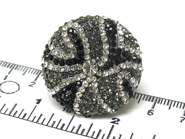 Multi crystal round designer style stretch ring