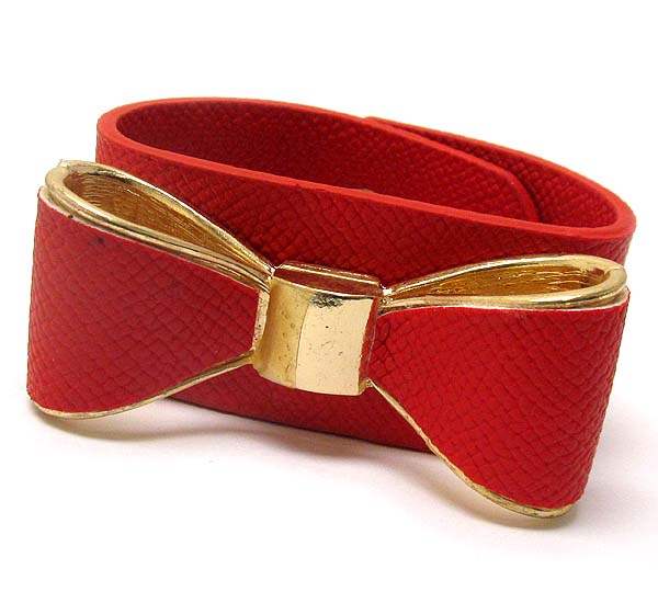 Metal leather with ribbon design button bracelet