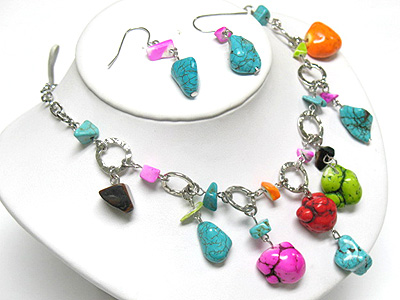 Turquoise stone and metal chain link  neckalce and earring set