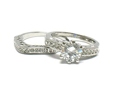 Boutique style crystal double rings 