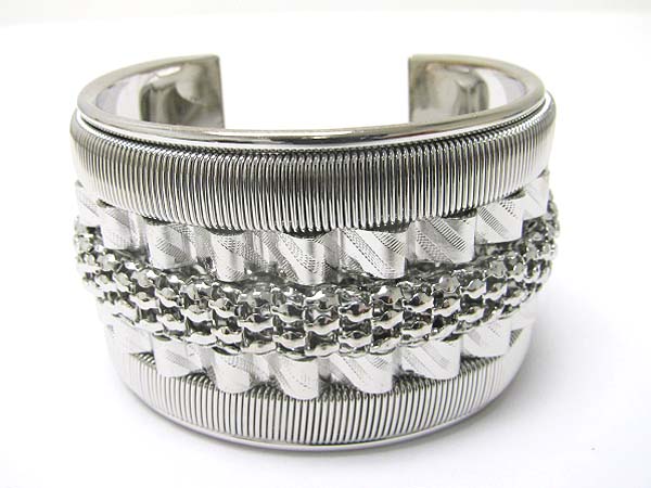 Metal scale type cuff bangle