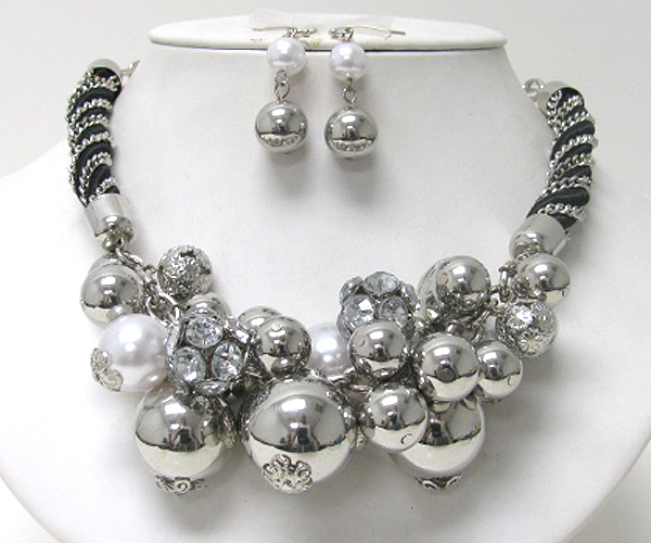 Metal crystal pearl mix necklace set