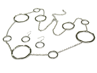 Multi round ring link long necklace and earring set 