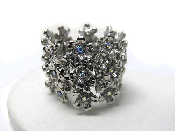 Crystal stud multi flower link stretch ring