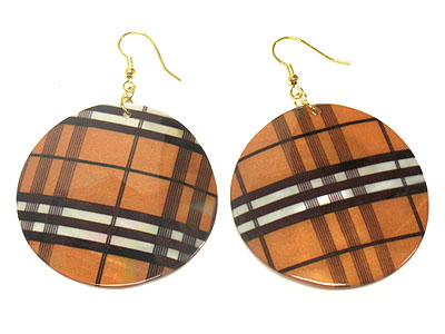 Large shell disk and check design earring