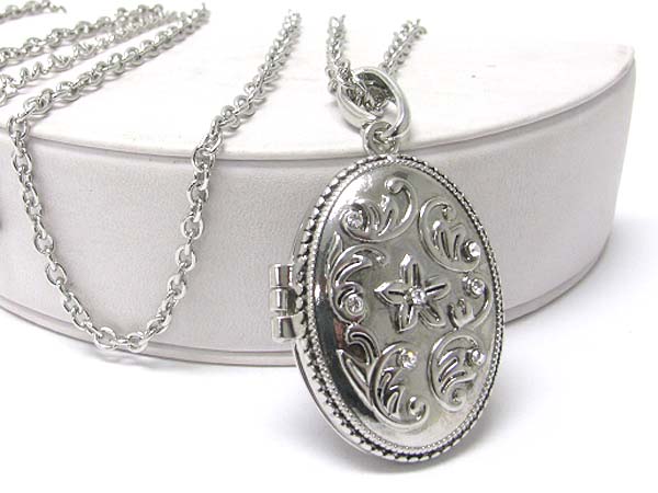 Metal texture oval locket pendant long necklace