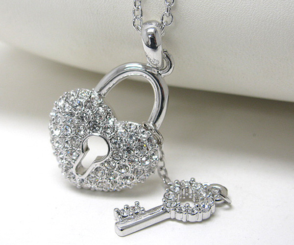 Made in korea whitegold plating crystal stud heart and key pendant necklace