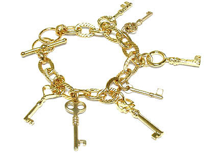 Multi key charm dangle toggle bracelet