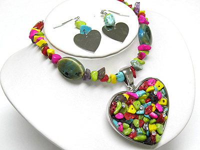 Natural stone and crystal heart pendant necklace and earring set