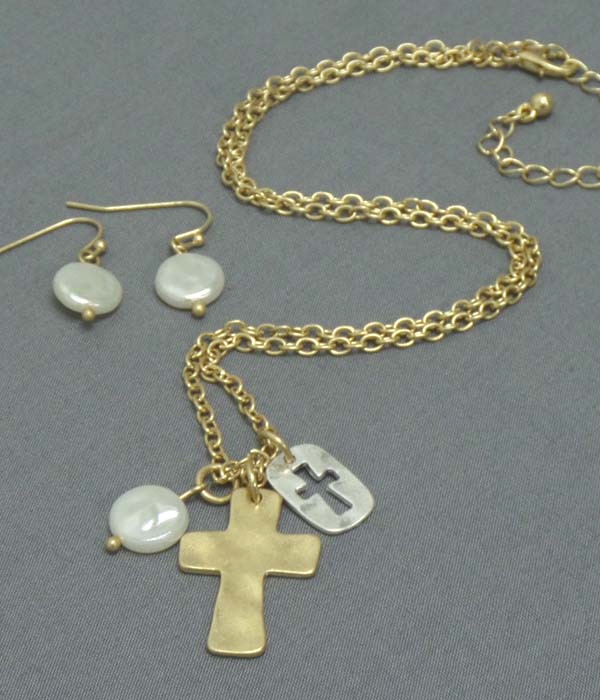 Cross cut plate and hammered cross pendant necklace earring set