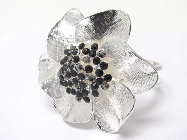 Crystal centered scratch metal flower hinge bangle