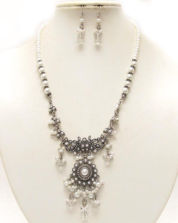 Multi pearland crystal glass textered flower drop chain necklace