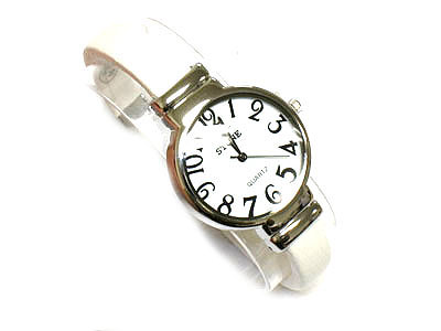 Round face simple line leather cuff watch 