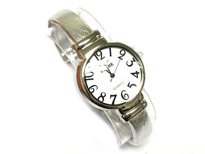 Round face simple line leather cuff watch 