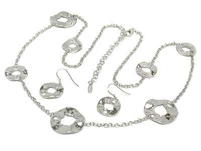 Multi casted roud part disk long necklace and earring set