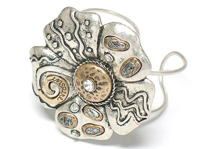 Metal flower top cuff bangle