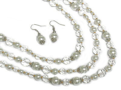 Triple strand pearl and glass bead necklace set