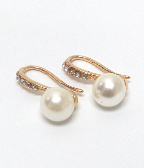 Metal drop pearl earrings 