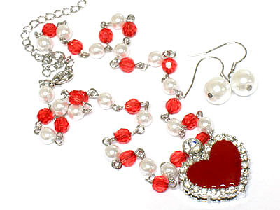 Crystal and acryl heart wirh pearl beads string necklace and earring set