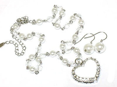 Crystal and acryl heart wirh pearl beads string necklace and earring set