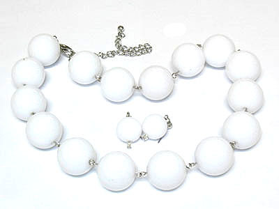 Large pearl beads necklace and earring set 