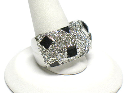 Enamel accent crystal metal filigree ring