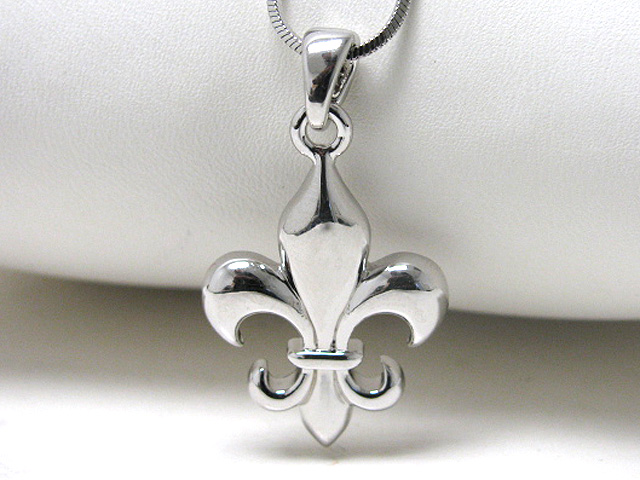 Made in korea whitegold plating fleur de lis pendant necklace