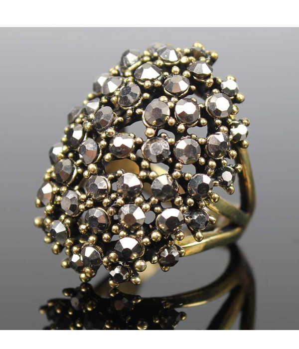 Vintage style multi crystal ring