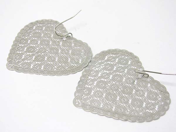 Metal filigree heart earring