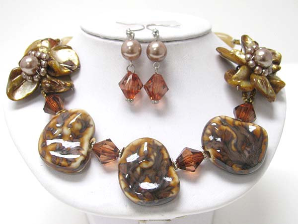 Sea shell multi flower and ceramic stone necklace earring set