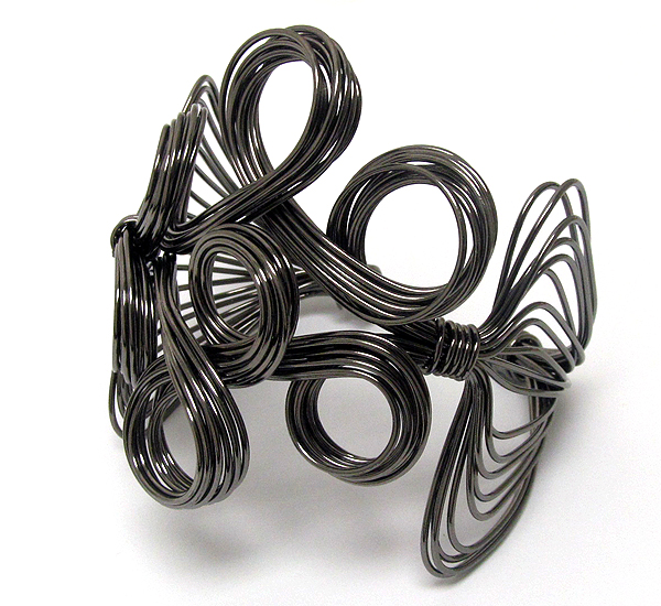 Metal flower wired cuff bangle