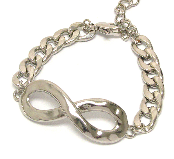 Hammered and curved infinitie and thick metal chain bracelet