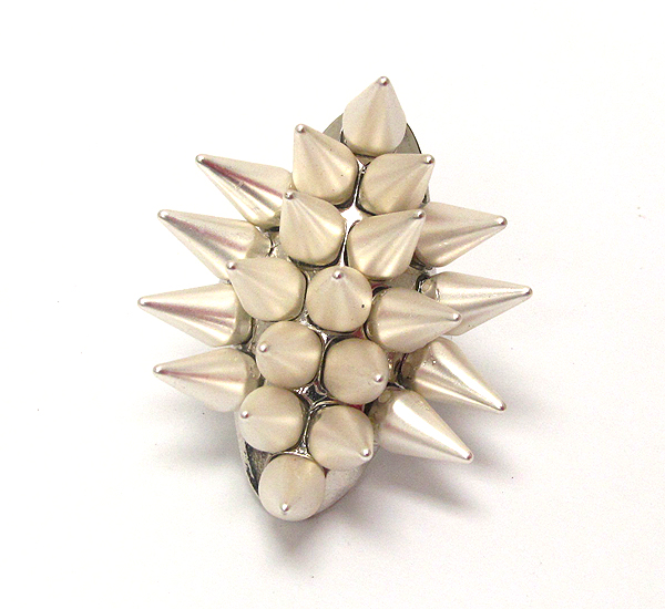 Multi spike knuckle stretch ring