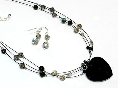 Glass heart pendant and beads necklace and earring set