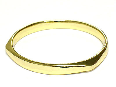 Plain metal bangle