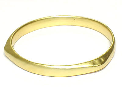 Plain metal bangle