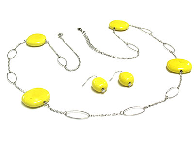 Figurine and simple strand link long necklace and earring set