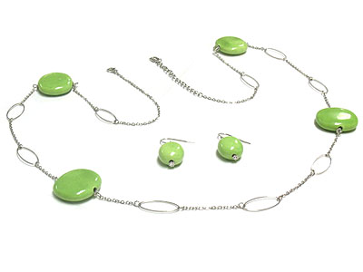 Figurine and simple strand link long necklace and earring set 