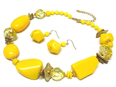 Muti acrylic bead and natural stone doco necklace and earring set