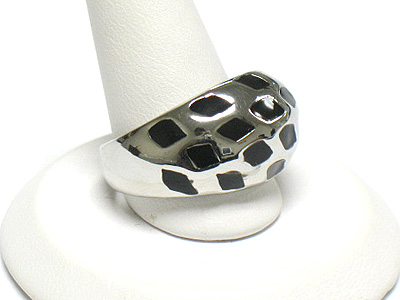 Enamel spot metal fashion ring