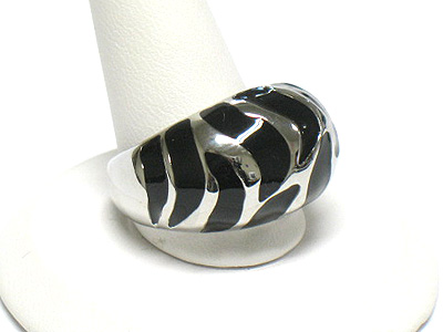 Enamel stripe metal fashion ring