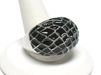 Enamel mesh pattern metal ring