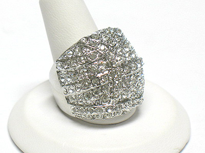 Crystal stud glamorous ring