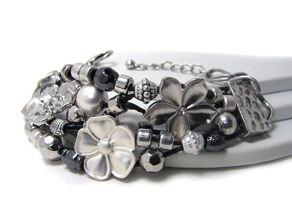 Multi metal flower and bead deco bracelet