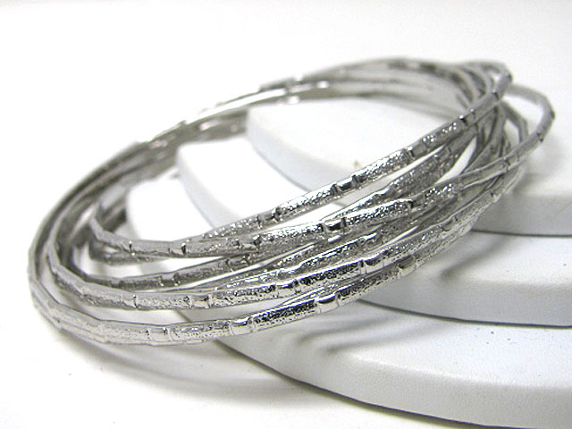 Multi thin interlink metal bangle