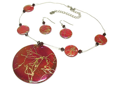 Large shell disk pendant necklace and earring set 