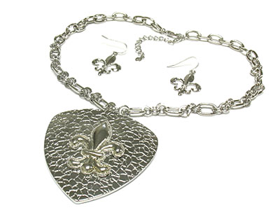 Fleur de lis metal casted large pendant necklace and earring set