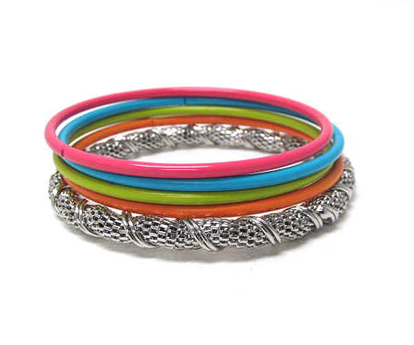 Metal twisted tub mixted bangle set of five