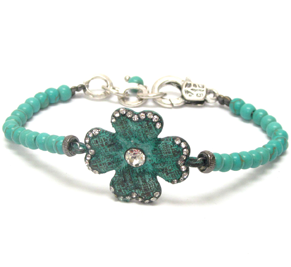 Crystal deco antique clover and turquoise ball stretch bracelet