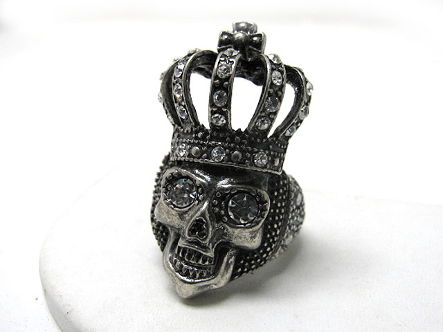 Crystal stud skull king stretch ring